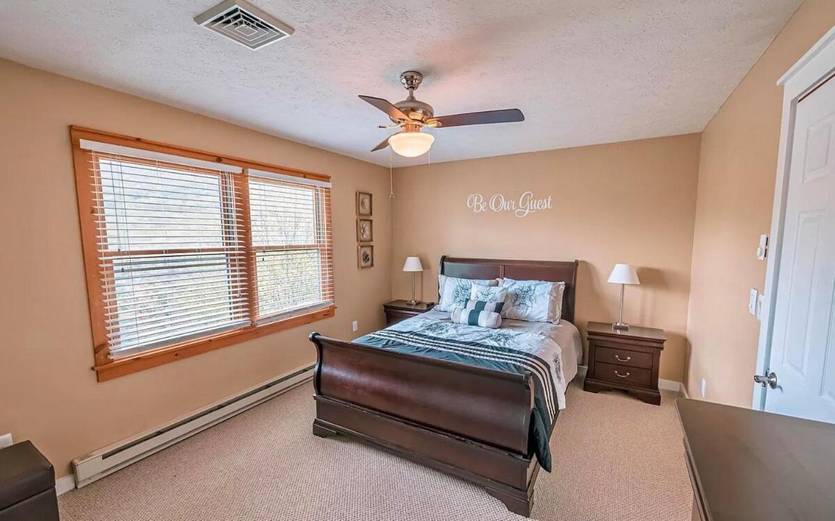 Your Gateway To Pocono! Holiday home Tannersville