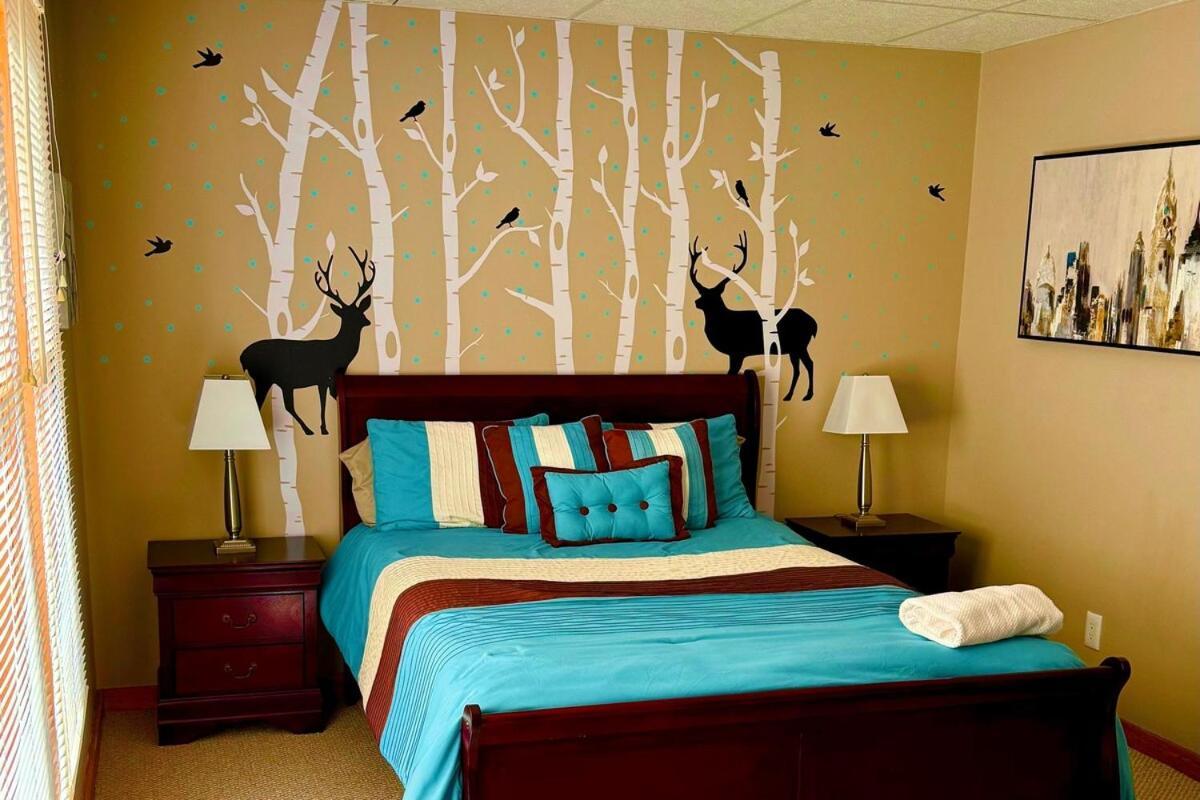 Your Gateway To Pocono! Holiday home *