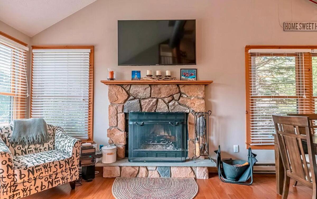 Your Gateway To Pocono! Holiday home *